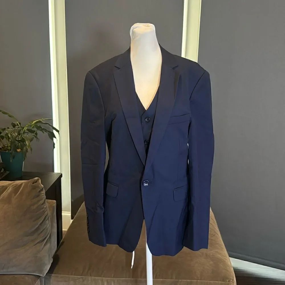 Men’s Navy 3 Piece Slim Fit Suit One Button Notched Lapel 34 Jacket 31 Pants